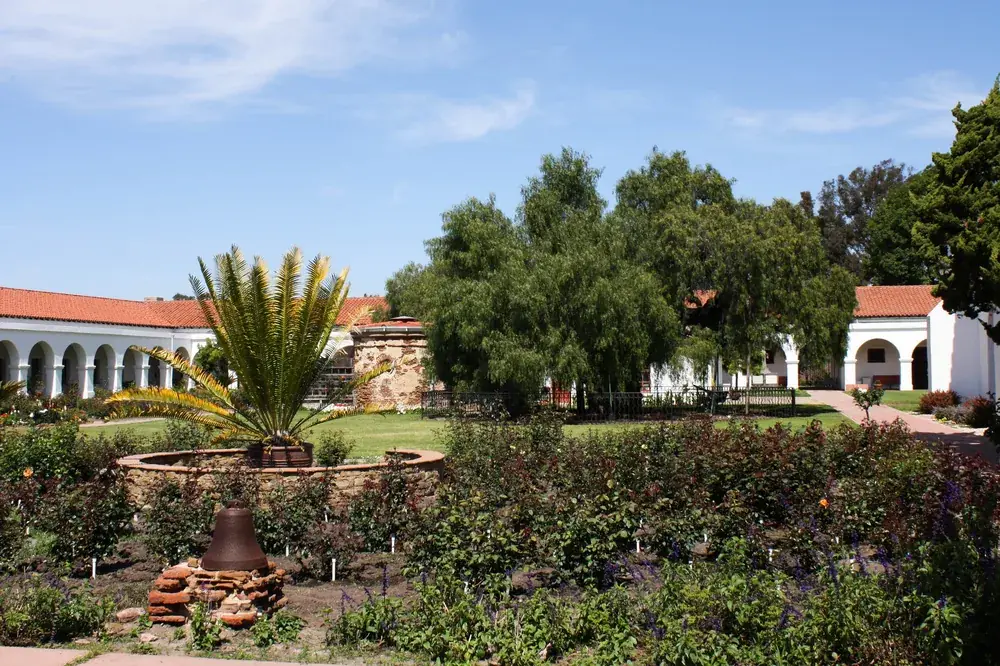 Fence contractor in San Luis Rey, CA